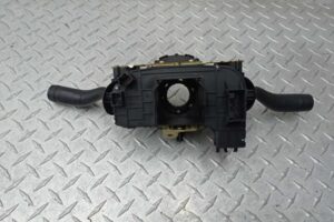 Изображение товара 193747 - 00193747 pereklyuchatel podrulevoj (strekoza) Toyota Matrix 3