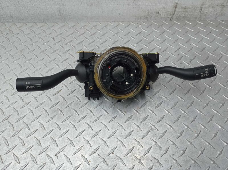 Изображение товара 193747 - 00193747 pereklyuchatel podrulevoj (strekoza) Toyota Matrix