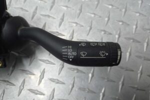 Изображение товара 195860 - 00195860 pereklyuchatel podrulevoj (strekoza) Toyota Matrix 1