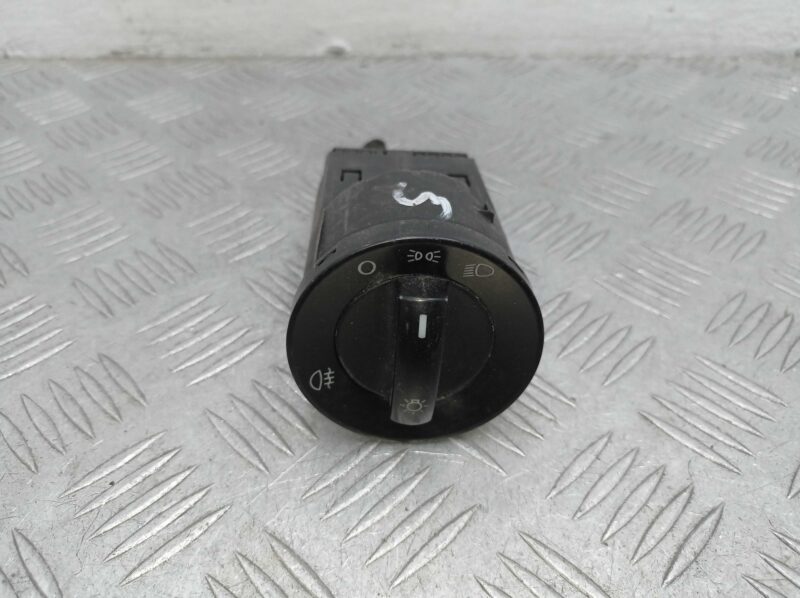 Изображение товара 206969 - 00206969 pereklyuchatel sveta Toyota Corolla