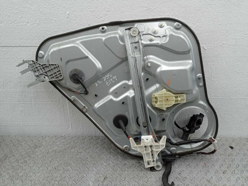 Изображение товара 208995 - 00208995 steklopodemnik zadnij pravyj