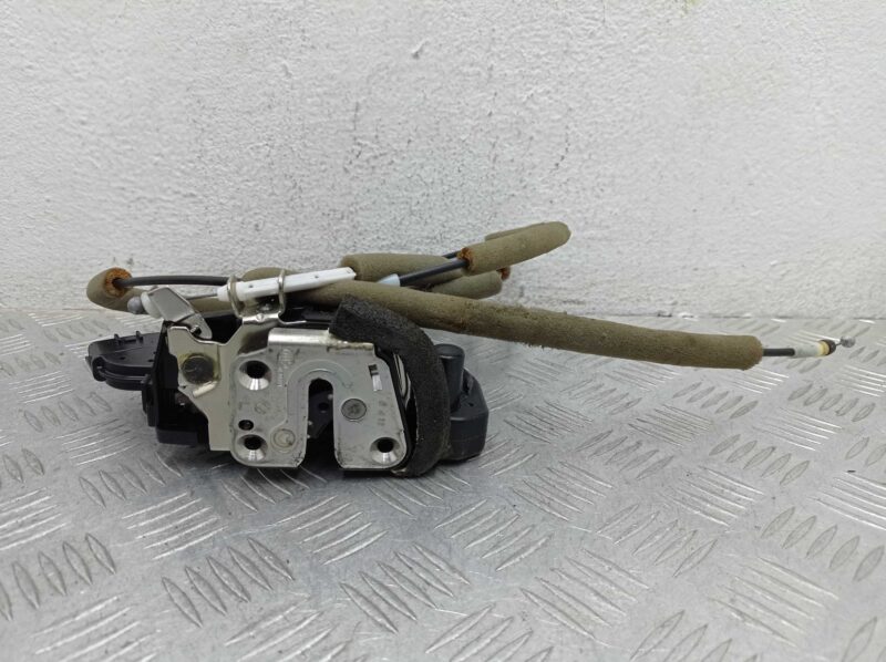 Изображение товара 211448 - 00211448 zamok dveri zadnej pravoj Toyota Hiace