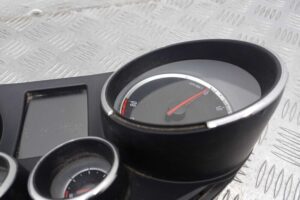 Изображение товара 230298 - 00230298 schitok priborov BMW M4 3