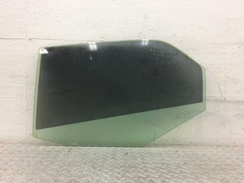 Изображение товара 257607 - 00257607 steklo dveri zadnej levoj Land Rover Range Rover Evoque20240917070938