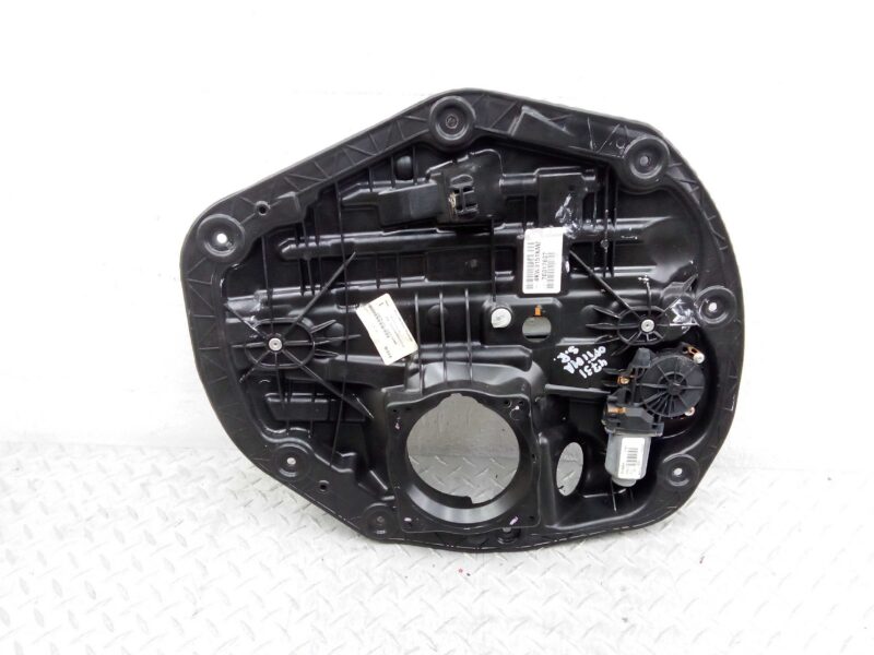 Изображение товара 258864 - 00258864 steklopodemnik zadnij pravyj 20241028161051