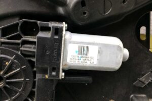 Изображение товара 268716 - 00268716 steklopodemnik perednij pravyj 20240828170811 1