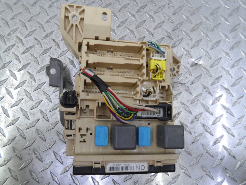 Изображение товара 20121329 - 020121329 blok predokhranitelej Subaru Tribeca