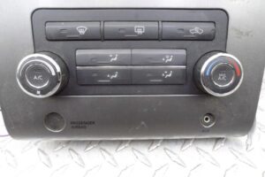 Изображение товара 138060 - 00138060 panel upravleniya magnitoloj Land Rover Range Rover Sport 2