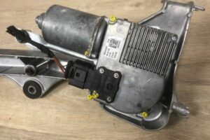 Изображение товара 11763 - 00011763 dvigatel stekloochistitelya perednij Ford Sierra 2