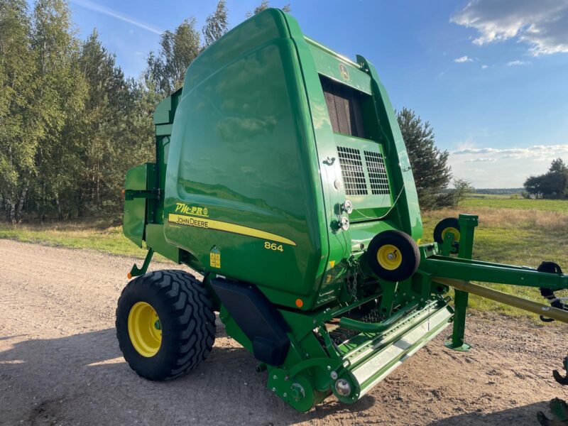 Пресс-подборщик John Deere 864