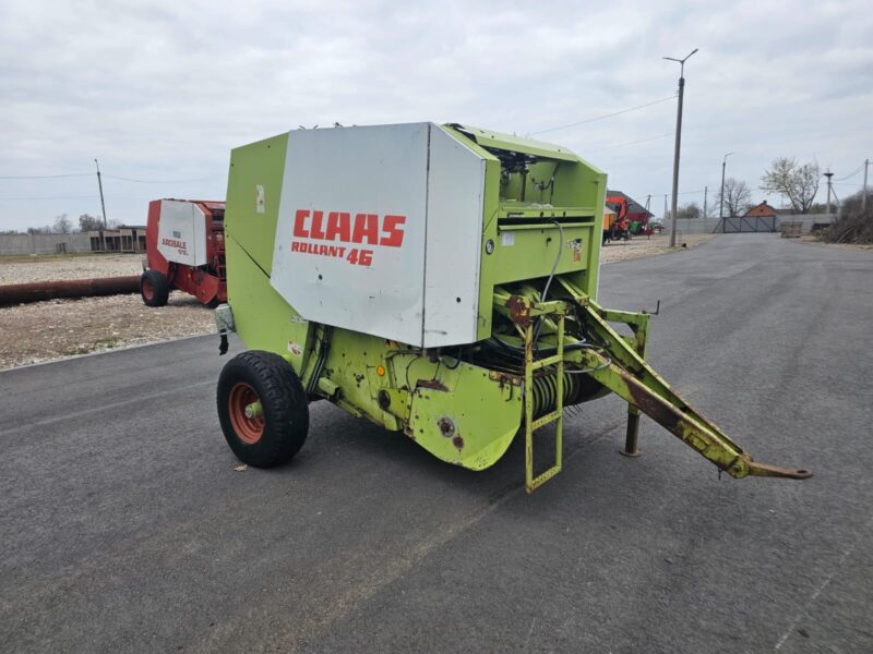 Claas Rollant 46 Шпагат