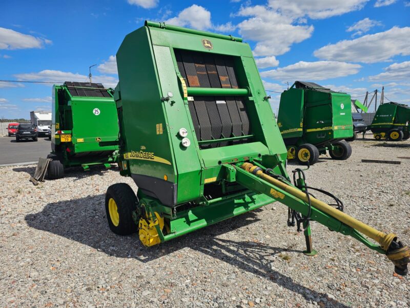 Рулонный пресс-подборщик John Deere 592 Шпагат