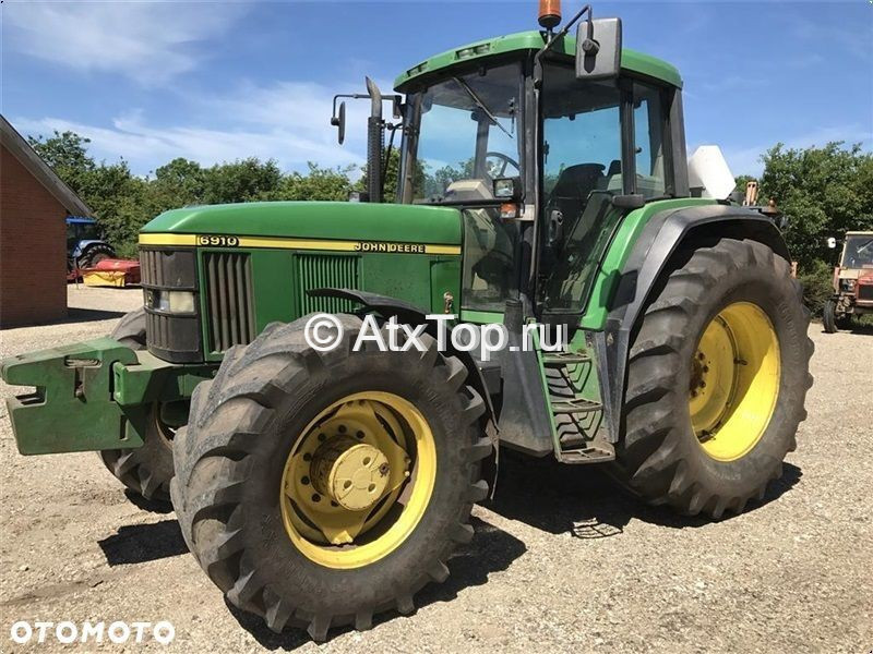 Трактор колесный John Deere 6910 2003 г.в