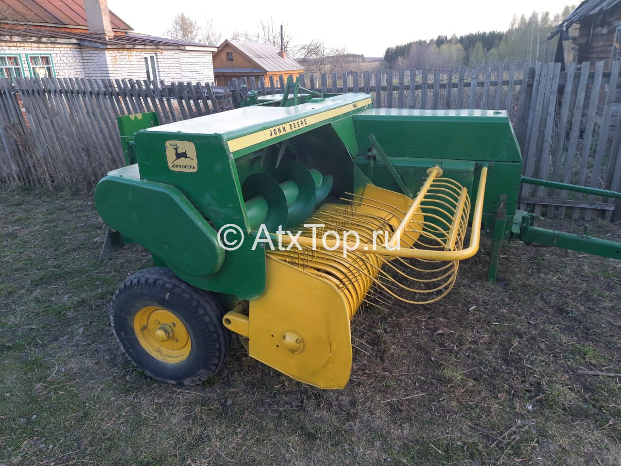 Пресс-подборщик John Deere 342