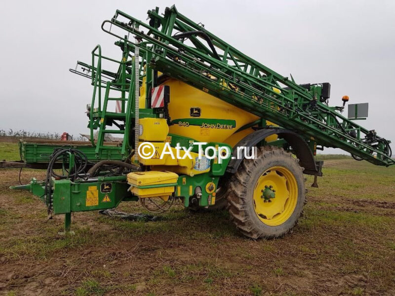 Опрыскиватель John Deere 840