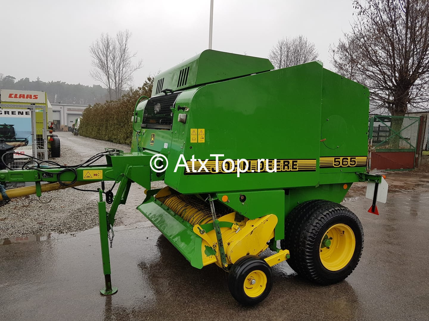 John Deere 565
