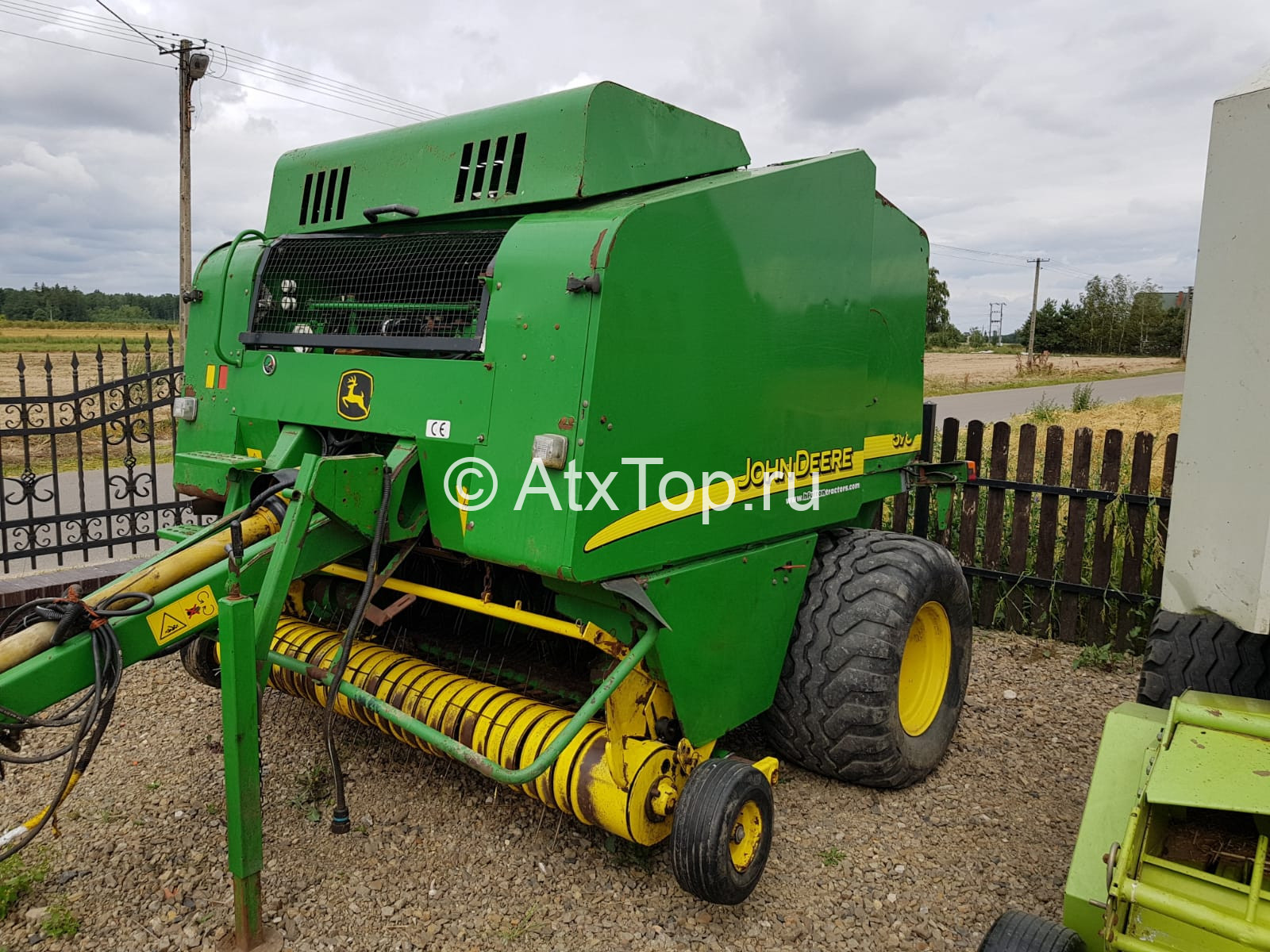 john-deere-578-2-10