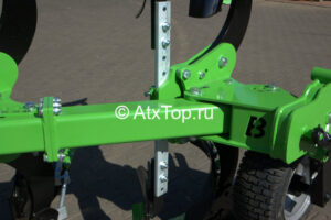 oborotnye-plugi-bomet-u064-3