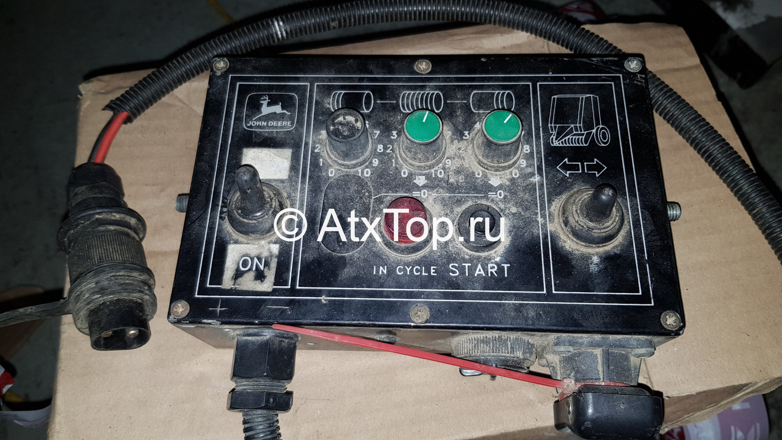 pult-upravleniya-john-deere-580-1