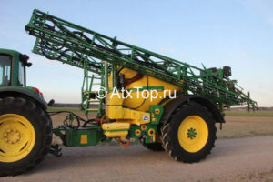 opryskivatel-john-deere-832-1
