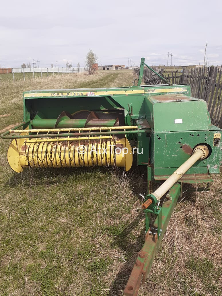 john-deere-336-2-8