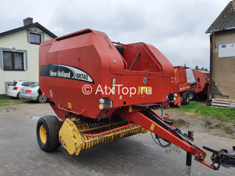 new-holland-br740-4
