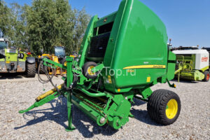 John Deere 854