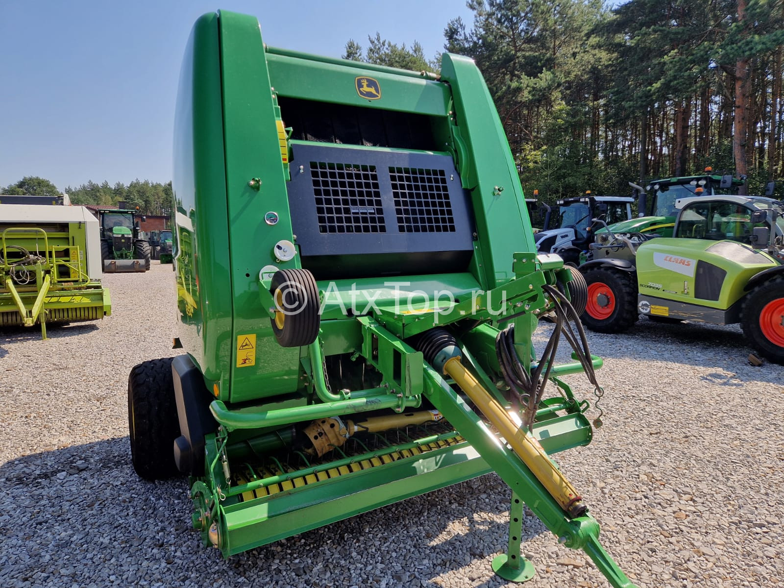 John Deere 854