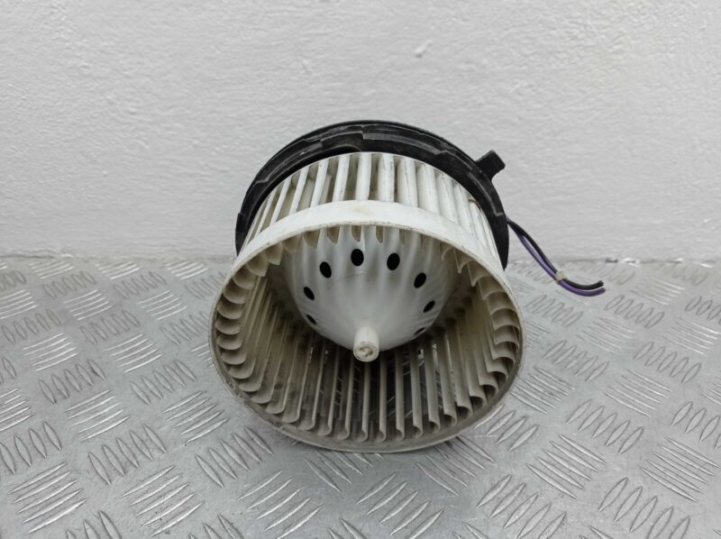 Изображение товара 236573 - 00236573 ventilyator otopitelya (motorchik pechki) Renault Sandero Stepway