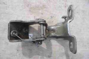 Изображение товара 1337 - 00001337 petlya kryshki bagazhnika Audi A8