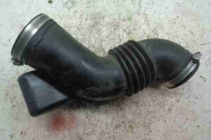 Изображение товара 6845 - 00006845 patrubok vozdushnogo filtra Peugeot 306