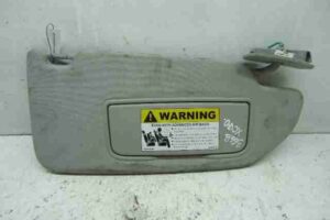 Изображение товара 12993 - 00012993 kozyrek solntsezaschitnyj Volvo V50