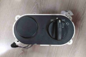 Изображение товара 16218 - 00016218 pereklyuchatel sveta Land Rover Defender