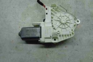 Изображение товара 16489 - 00016489 motorchik steklopodemnika 