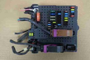 Изображение товара 17300 - 00017300 blok predokhranitelej Volvo XC70