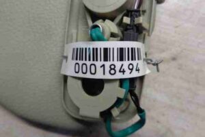 Изображение товара 18494 - 00018494 kozyrek solntsezaschitnyj Volvo XC70 1