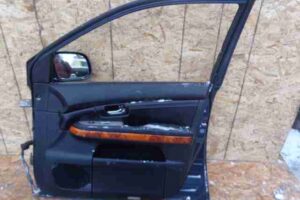 Изображение товара 18929 - 00018929 dver perednyaya pravaya BMW X1 1