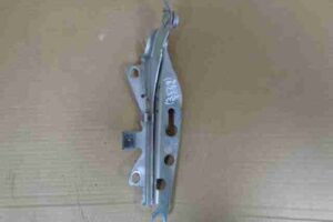 Изображение товара 18990 - 00018990 petlya kapota pravaya Volvo XC70 3