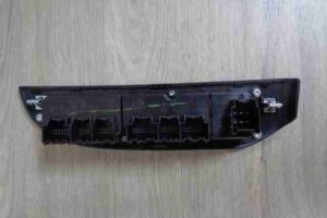 Изображение товара 19739 - 00019739 blok upravleniya steklopodemnikami 2