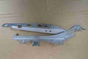 Изображение товара 20984 - 00020984 petlya kapota levaya Volvo XC70