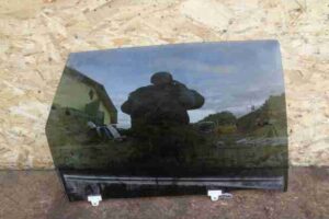 Изображение товара 25586 - 00025586 steklo dveri zadnej pravoj Lexus LS