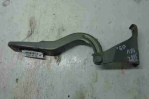 Изображение товара 28612 - 00028612 petlya kapota pravaya Renault Sandero