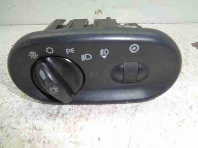 Изображение товара 28628 - 00028628 pereklyuchatel sveta Hyundai i40