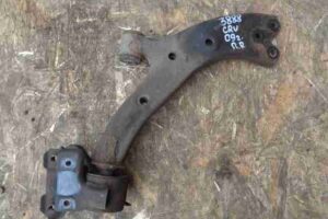 Изображение товара 28679 - 00028679 rychag perednij pravyj nizhnij Renault Sandero