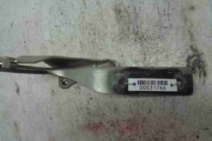 Изображение товара 31766 - 00031766 petlya kapota levaya Renault Sandero 1