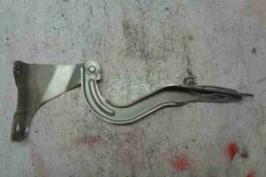 Изображение товара 31766 - 00031766 petlya kapota levaya Renault Sandero 2