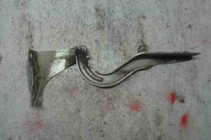 Изображение товара 33306 - 00033306 petlya kapota levaya Renault Sandero