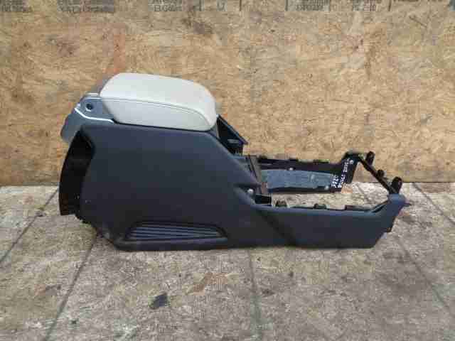 Изображение товара 42621 - 00042621 podlokotnik Audi Q7