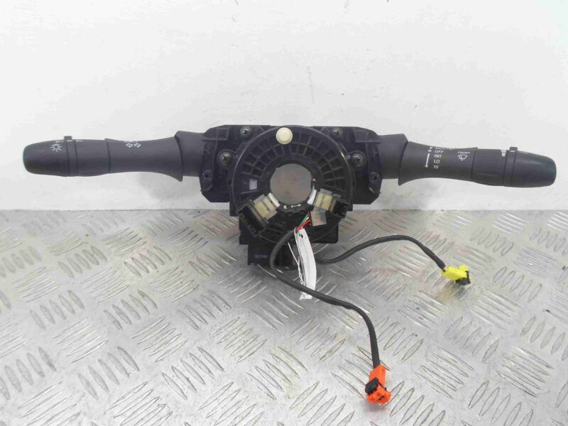 Изображение товара 52612 - 00052612 pereklyuchatel podrulevoj (strekoza) Toyota Hiace