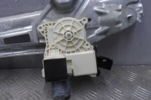 Изображение товара 54797 - 00054797 steklopodemnik perednij pravyj Skoda Yeti